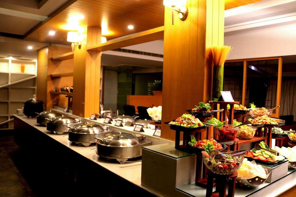 Comfort Inn Lucknow Restaurant photo