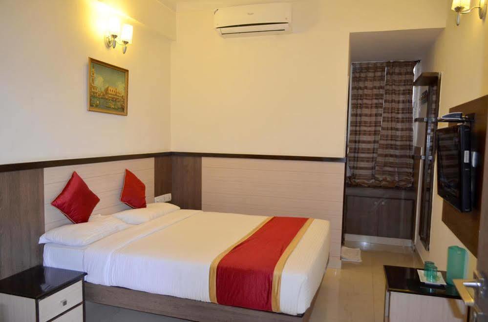 Comfort Inn Lucknow Exterior photo